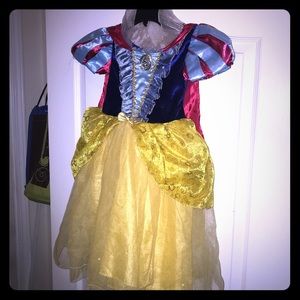 Disney Snow White princess play dress costume.